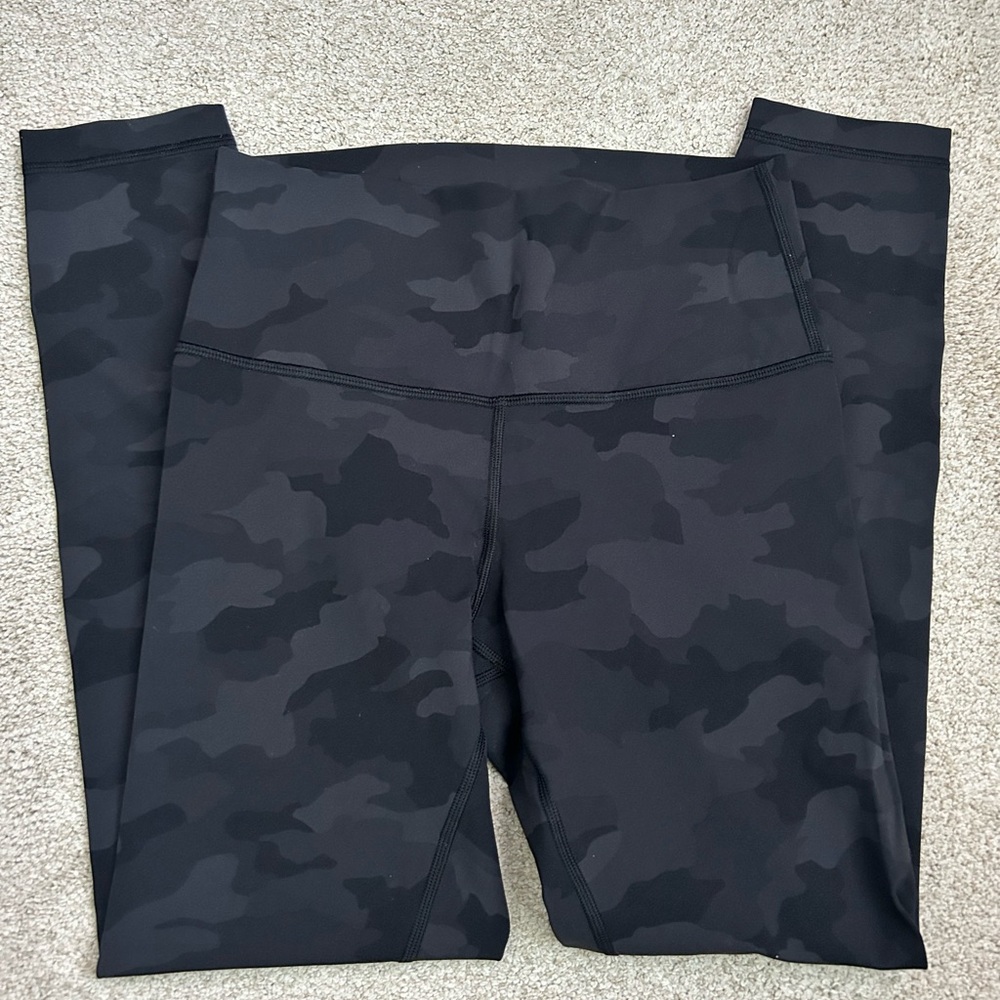 Lululemon wunder under camouflage leggings